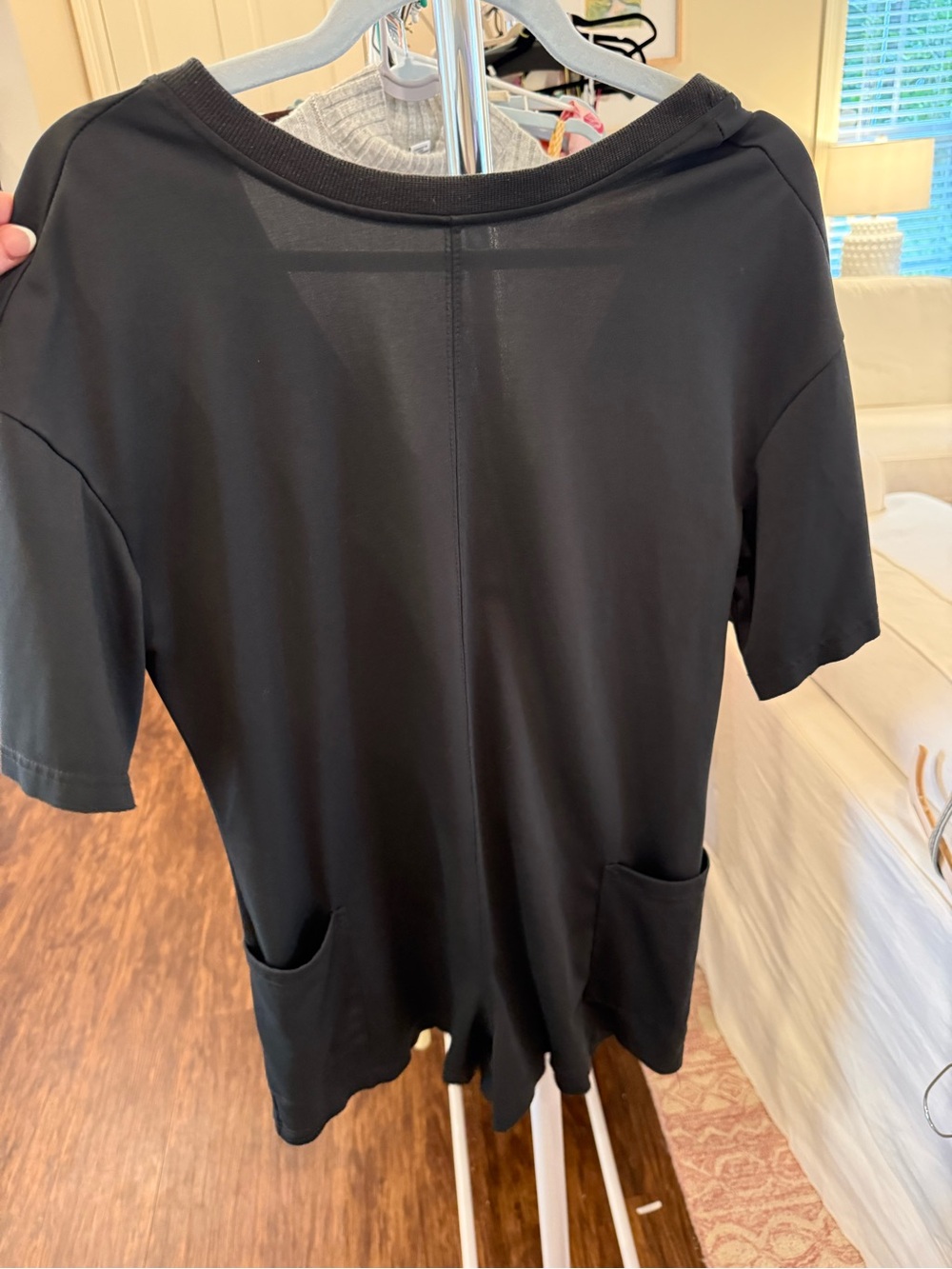 SHEIN Black Short-Sleeve Tunic with Front Pockets